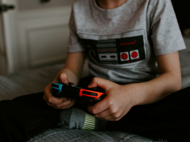 Player inspecting a faceted crystal weapon